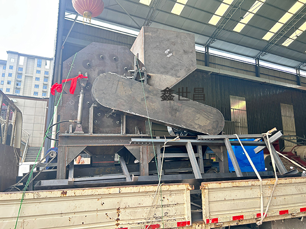 600型紅牛罐破碎機(jī)發(fā)貨現(xiàn)場